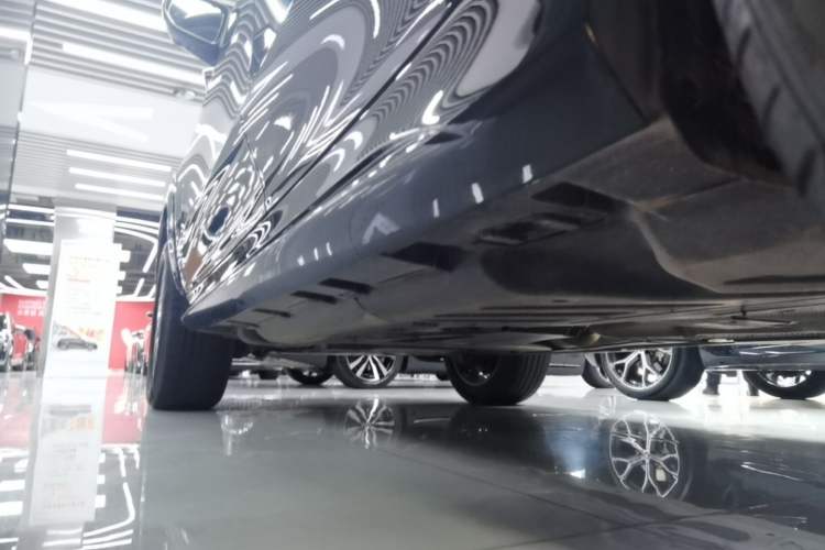 Used Mercedes-Benz GLE 2021 GLE 350 4MATIC Luxury Model Left Side Sill