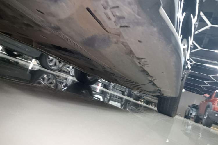 Used Mercedes-Benz GLE 2021 GLE 350 4MATIC Stylish Model Left Side Sill