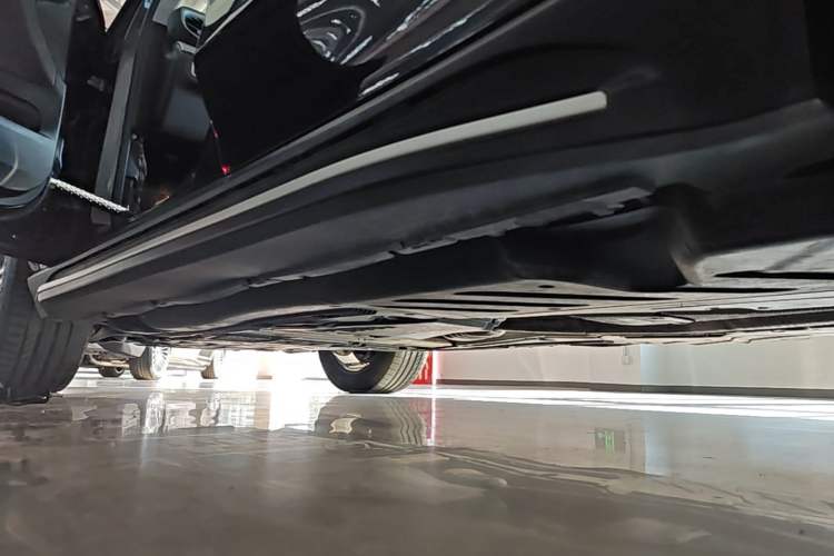Used Mercedes-Benz GLE 2021 GLE 450 4MATIC Stylish Model Left Side Sill