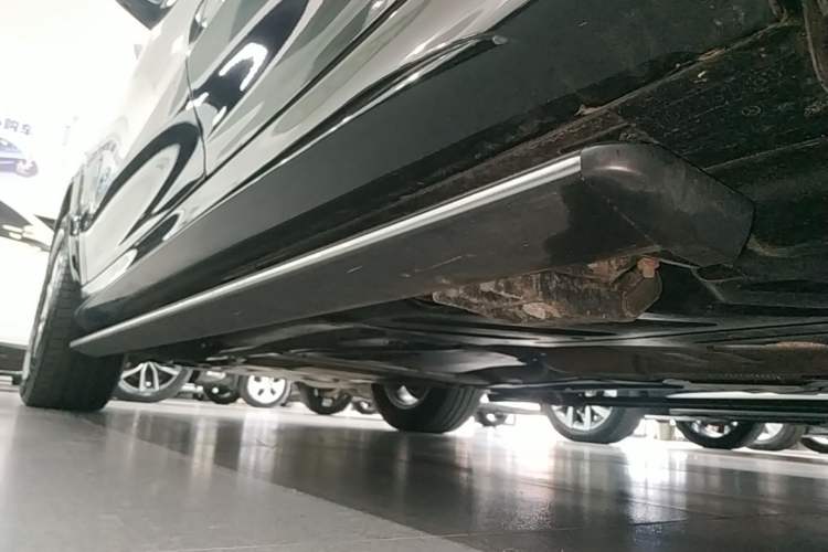 Used Mercedes-Benz GLE 2021 GLE 350 4MATIC Stylish Model Left Side Sill