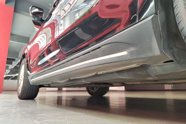 Used Mercedes-Benz GLE 2021 GLE 350 4MATIC Stylish Model Left Side Sill