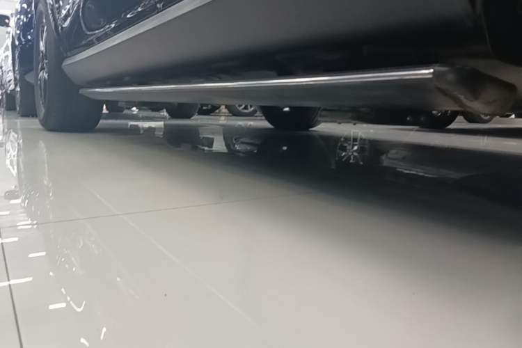 Used Mercedes-Benz GLE 2021 GLE 350 4MATIC Dynamic Edition Left Side Sill