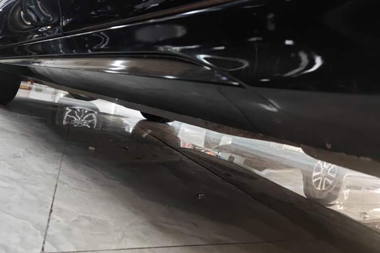 Used Mercedes-Benz GLE 2021 GLE 350 4MATIC Stylish Model Left Side Sill
