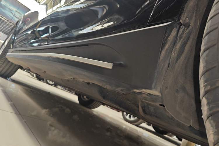Used Mercedes-Benz GLE 2021 GLE 350 4MATIC Stylish Model Left Side Sill
