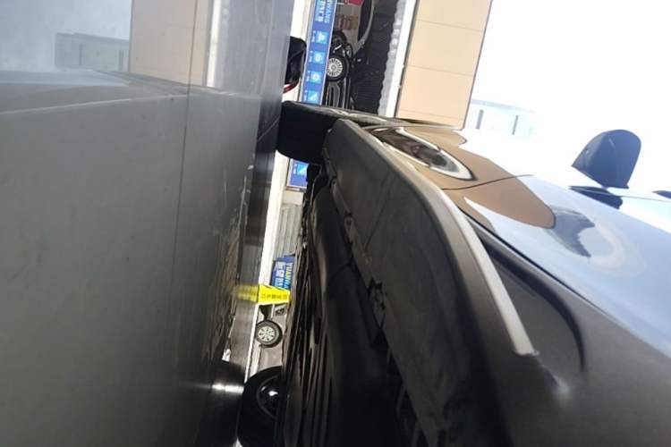 Used Mercedes-Benz GLE 2021 GLE 350 4MATIC Dynamic Edition Left Side Sill
