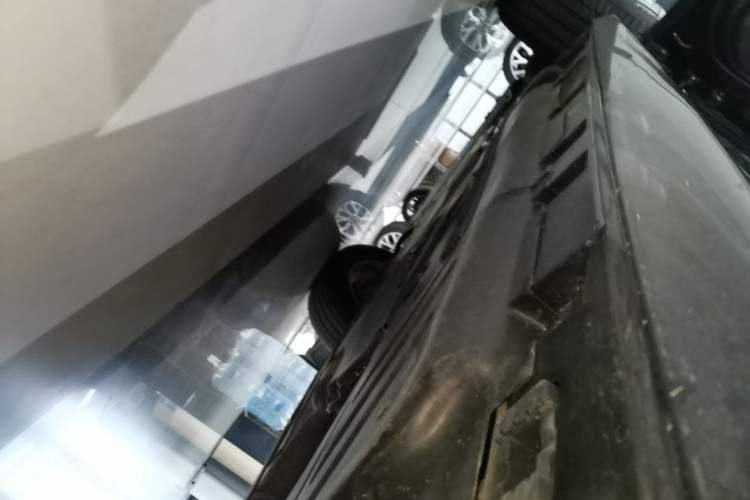 Used Mercedes-Benz GLE 2021 GLE 350 4MATIC Stylish Model Left Side Sill