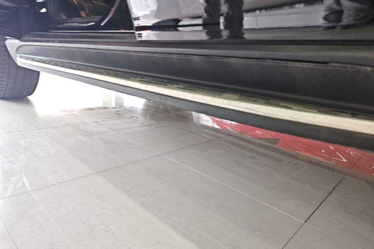 Used Mercedes-Benz GLE 2021 GLE 450 4MATIC AMG Line Left Side Sill
