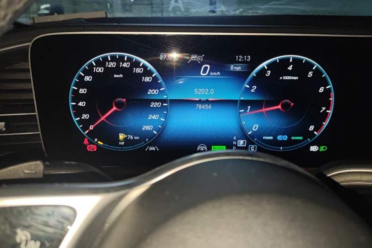 Used Mercedes-Benz GLE 2021 GLE 450 4MATIC Luxury Model Odometer Close Up
