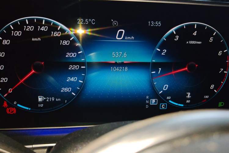 Used Mercedes-Benz GLE 2021 GLE 350 4MATIC Stylish Model Odometer Close Up