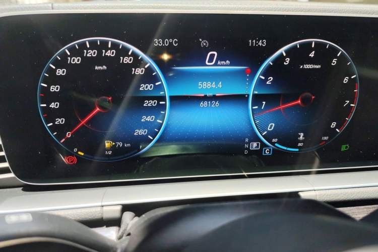 Used Mercedes-Benz GLE 2021 GLE 350 4MATIC Dynamic Edition Odometer Close Up
