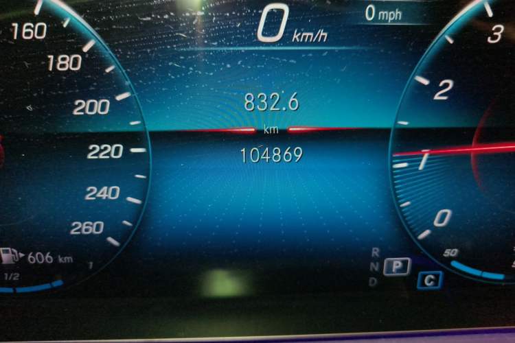 Used Mercedes-Benz GLE 2021 GLE 350 4MATIC Dynamic Edition Odometer Close Up