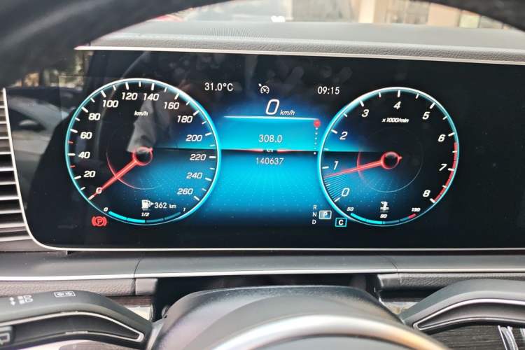 Used Mercedes-Benz GLE 2021 GLE 350 4MATIC Stylish Model Odometer Close Up