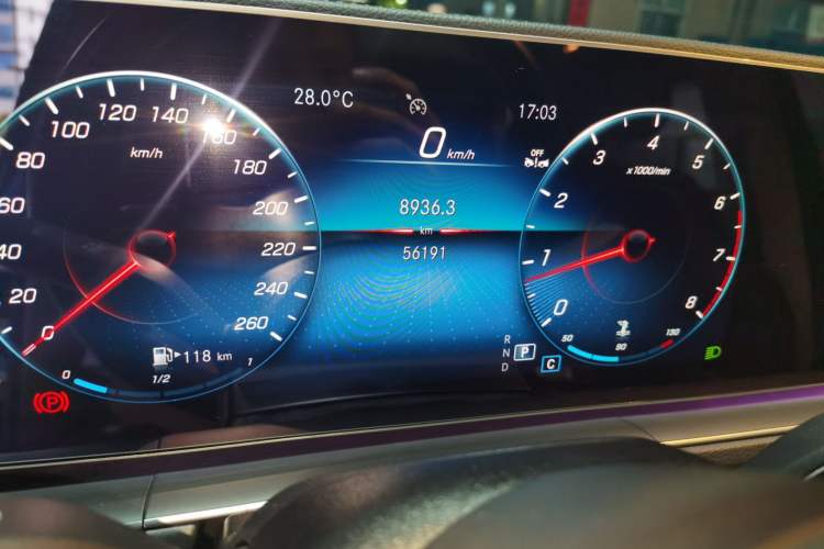 Used Mercedes-Benz GLE 2021 GLE 350 4MATIC Stylish Model Odometer Close Up