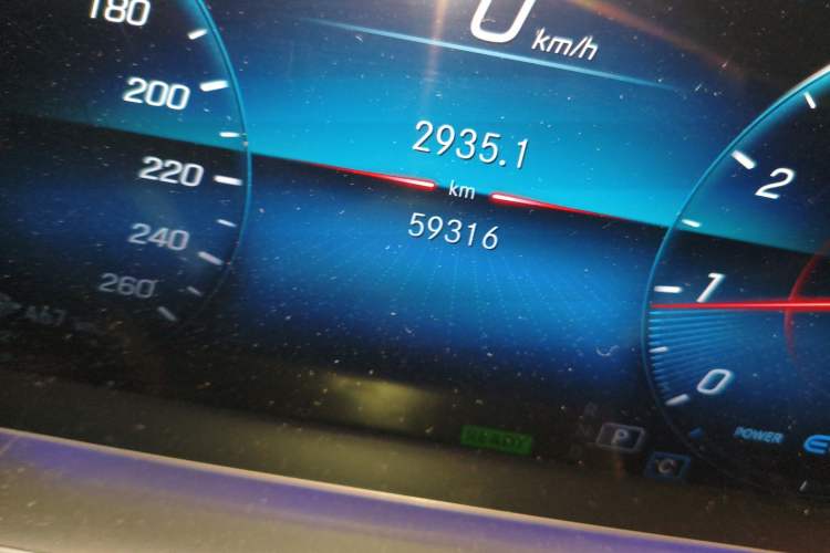 Used Mercedes-Benz GLE 2021 GLE 450 4MATIC Stylish Model Odometer Close Up