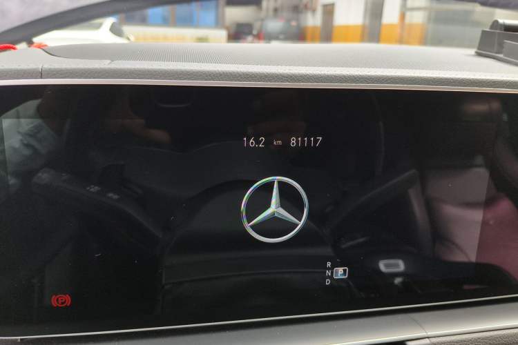 Used Mercedes-Benz GLE 2021 GLE 450 4MATIC Stylish Model Odometer Close Up