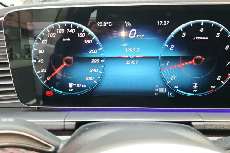 Used Mercedes-Benz GLE 2021 GLE 350 4MATIC Stylish Model Odometer Close Up