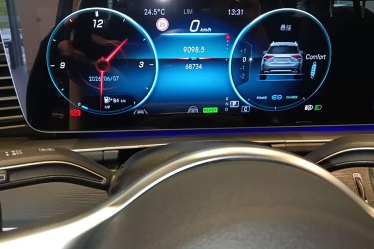 Used Mercedes-Benz GLE 2021 GLE 450 4MATIC Luxury Model Odometer Close Up