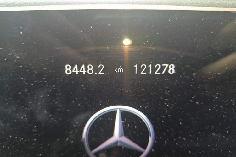Used Mercedes-Benz GLE 2021 GLE 450 4MATIC AMG Line Odometer Close Up