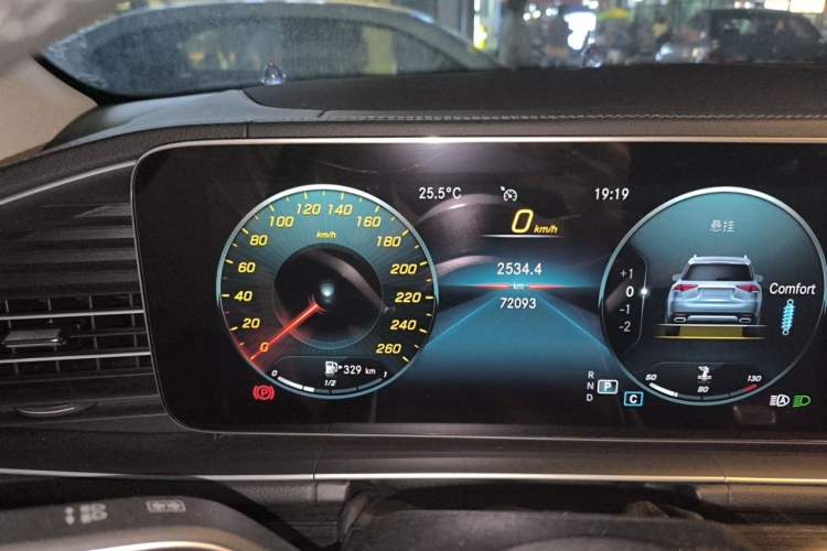 Used Mercedes-Benz GLE 2021 GLE 350 4MATIC Stylish Model Odometer Close Up