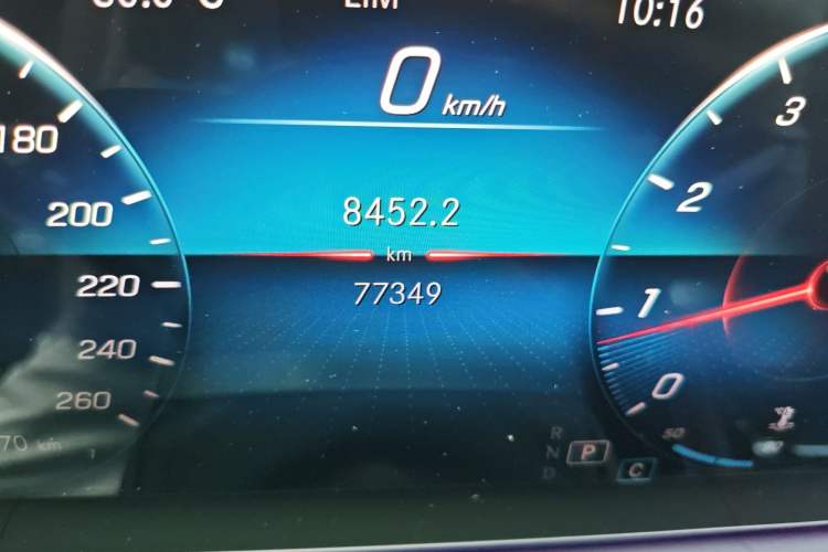 Used Mercedes-Benz GLE 2021 GLE 350 4MATIC Dynamic Edition Odometer Close Up