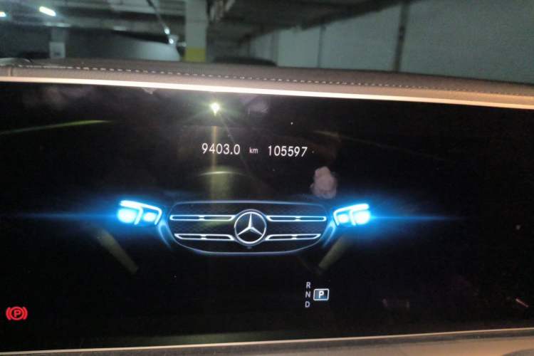 Used Mercedes-Benz GLE 2021 GLE 350 4MATIC Stylish Model Odometer Close Up