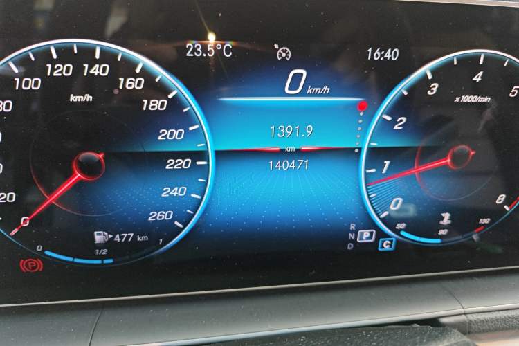 Used Mercedes-Benz GLE 2021 GLE 350 4MATIC Dynamic Edition Odometer Close Up