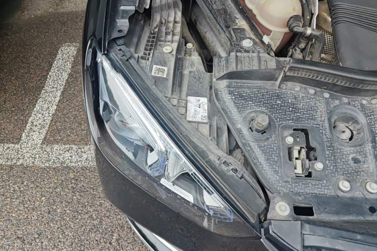 Used Mercedes-Benz GLE 2021 GLE 450 4MATIC AMG Line Right Front Headlight