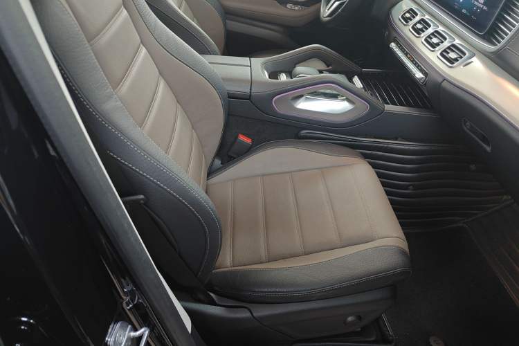 Used Mercedes-Benz GLE 2021 GLE 450 4MATIC AMG Line Right Front Seat