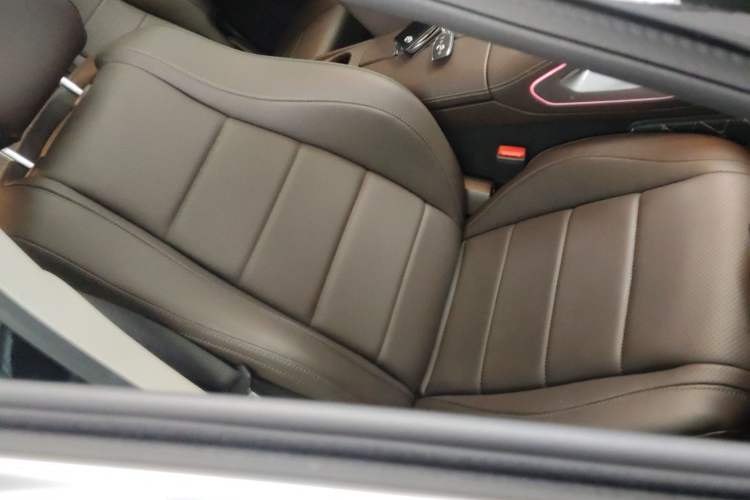 Used Mercedes-Benz GLE 2021 GLE 350 4MATIC Dynamic Edition Right Front Seat