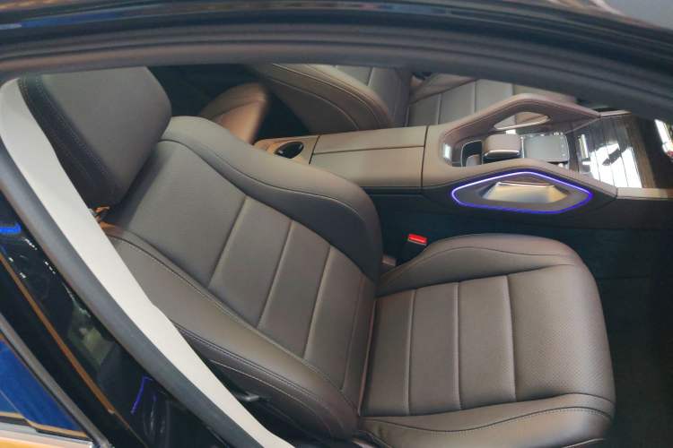 Used Mercedes-Benz GLE 2021 GLE 350 4MATIC Dynamic Edition Right Front Seat