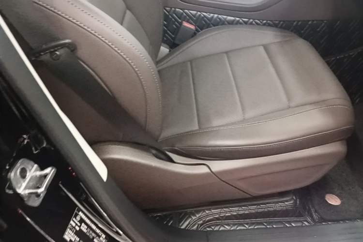 Used Mercedes-Benz GLE 2021 GLE 350 4MATIC Dynamic Edition Right Front Seat