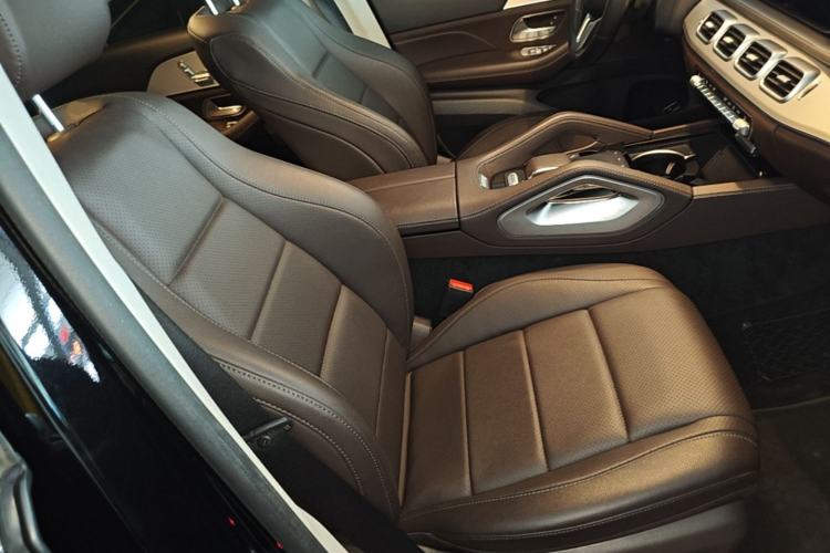 Used Mercedes-Benz GLE 2021 GLE 450 4MATIC AMG Line Right Front Seat