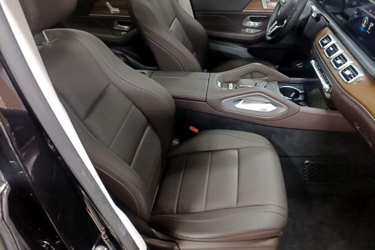 Used Mercedes-Benz GLE 2021 GLE 350 4MATIC Luxury Model Right Front Seat