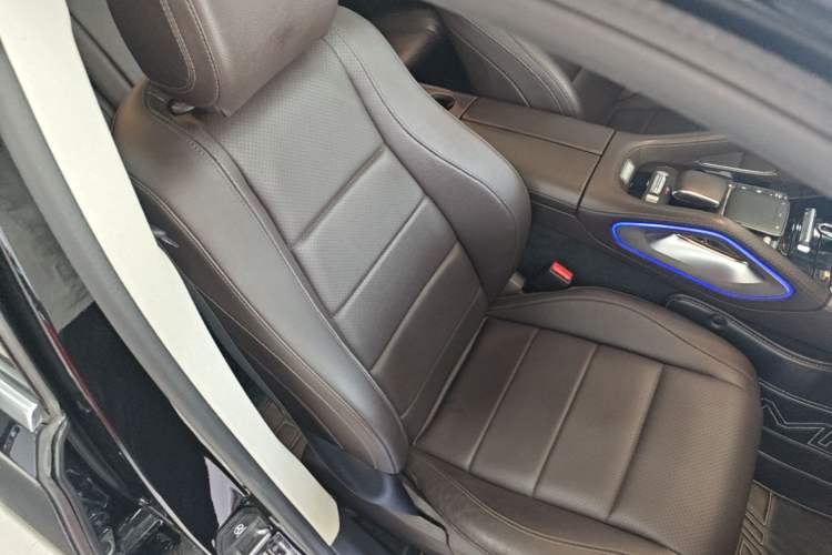 Used Mercedes-Benz GLE 2021 GLE 450 4MATIC AMG Line Right Front Seat