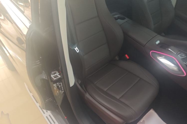 Used Mercedes-Benz GLE 2021 GLE 350 4MATIC Dynamic Edition Right Front Seat