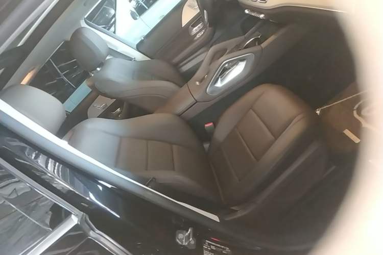 Used Mercedes-Benz GLE 2021 GLE 450 4MATIC AMG Line Right Front Seat