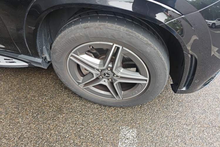 Used Mercedes-Benz GLE 2021 GLE 450 4MATIC AMG Line Right Front Wheel Hub