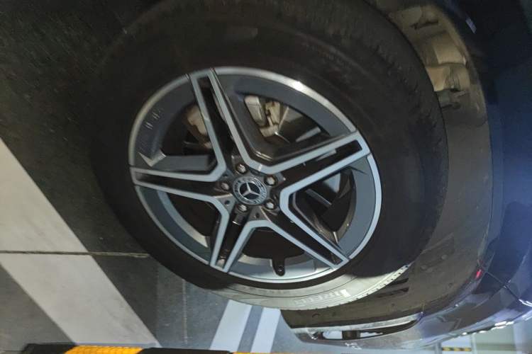 Used Mercedes-Benz GLE 2021 GLE 450 4MATIC Luxury Model Right Front Wheel Hub