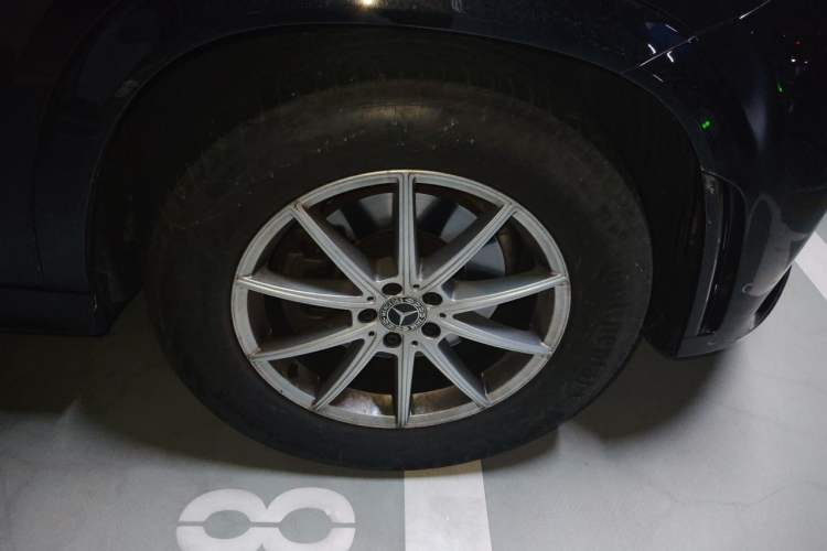 Used Mercedes-Benz GLE 2021 GLE 350 4MATIC Stylish Model Right Front Wheel Hub