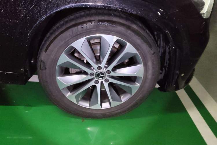Used Mercedes-Benz GLE 2021 GLE 350 4MATIC Stylish Model Right Front Wheel Hub