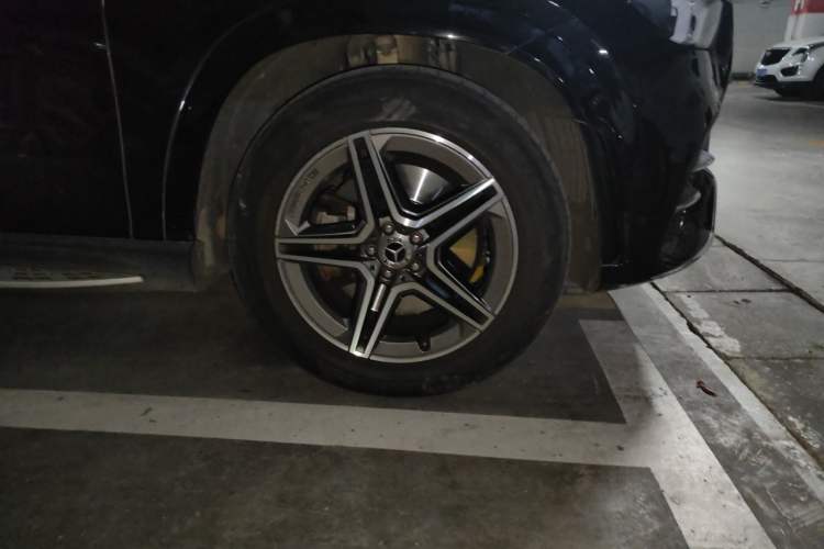 Used Mercedes-Benz GLE 2021 GLE 450 4MATIC Stylish Model Right Front Wheel Hub