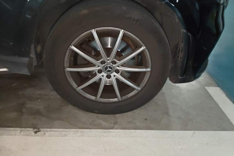 Used Mercedes-Benz GLE 2021 GLE 350 4MATIC Stylish Model Right Front Wheel Hub