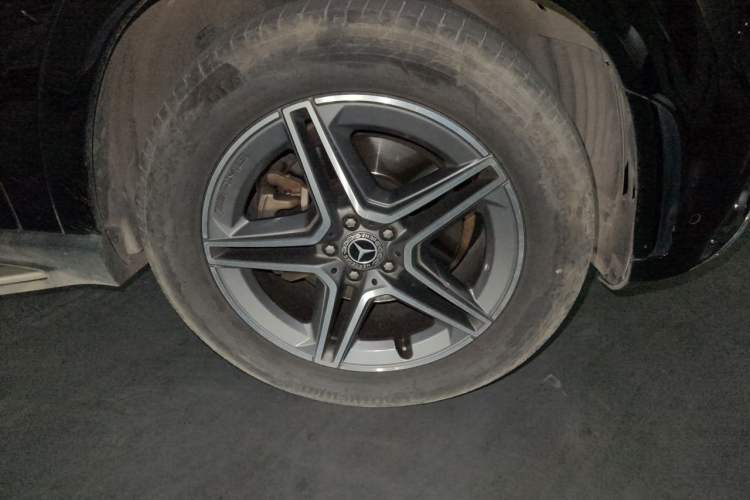 Used Mercedes-Benz GLE 2021 GLE 350 4MATIC Dynamic Edition Right Front Wheel Hub