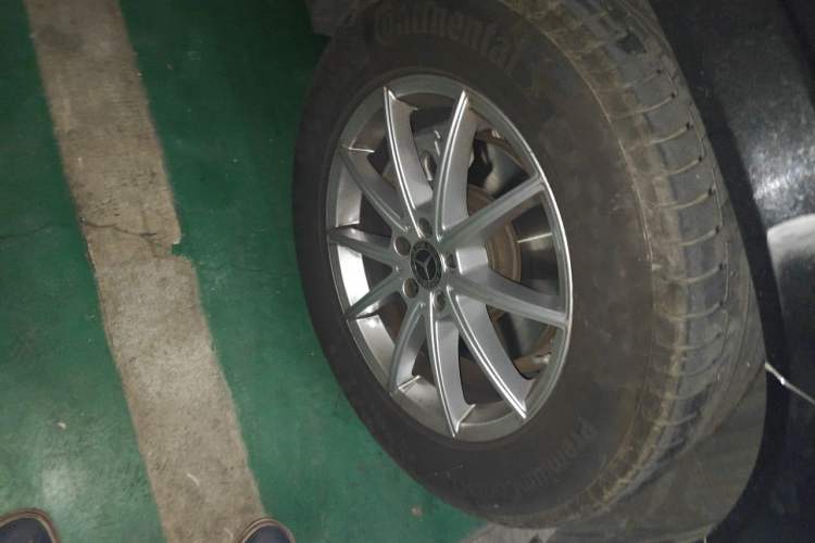 Used Mercedes-Benz GLE 2021 GLE 350 4MATIC Stylish Model Right Front Wheel Hub