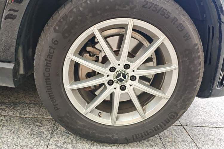 Used Mercedes-Benz GLE 2021 GLE 350 4MATIC Stylish Model Right Front Wheel Hub