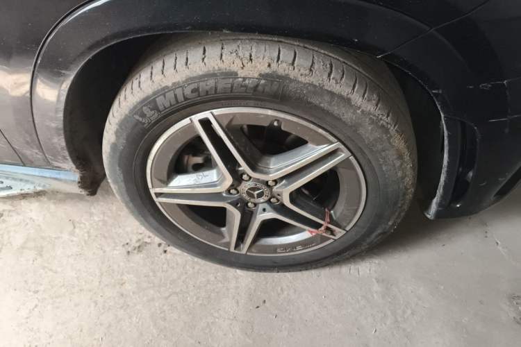 Used Mercedes-Benz GLE  Right Front Wheel Hub