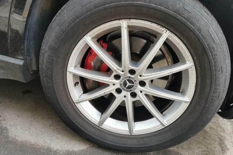 Used Mercedes-Benz GLE 2021 GLE 350 4MATIC Stylish Model Right Front Wheel Hub