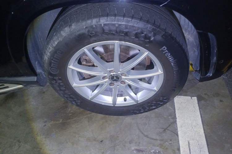Used Mercedes-Benz GLE 2021 GLE 350 4MATIC Stylish Model Right Front Wheel Hub