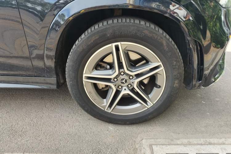 Used Mercedes-Benz GLE 2021 GLE 450 4MATIC Stylish Model Right Front Wheel Hub