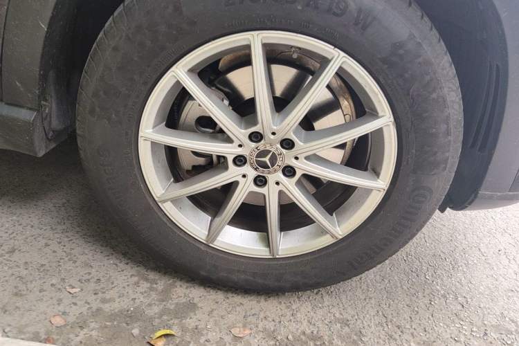 Used Mercedes-Benz GLE 2021 GLE 350 4MATIC Stylish Model Right Front Wheel Hub